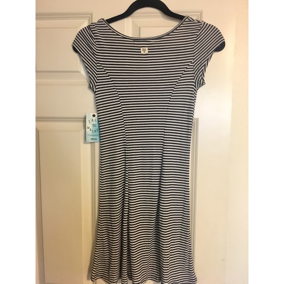Billabong NWT Dress - Picture 4 of 4